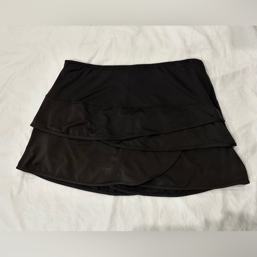 Lucky in Love Scalloped Black Tennis Skort M